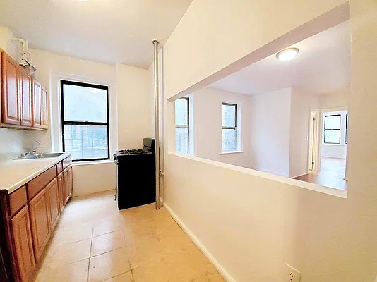 Rented by Bruma Realty LLC | media 4