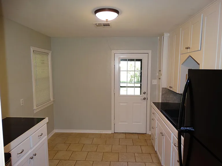 2101 Brighton Ave — Photo 8