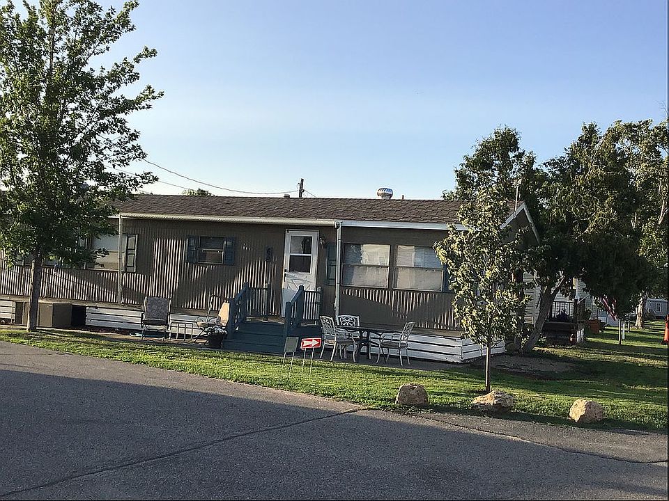 14x52 2 beds, 1 bath