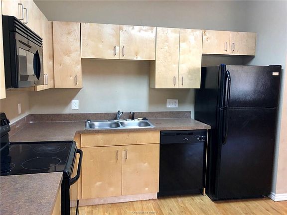 4th image of 1806 W Highway 21 APT 105
