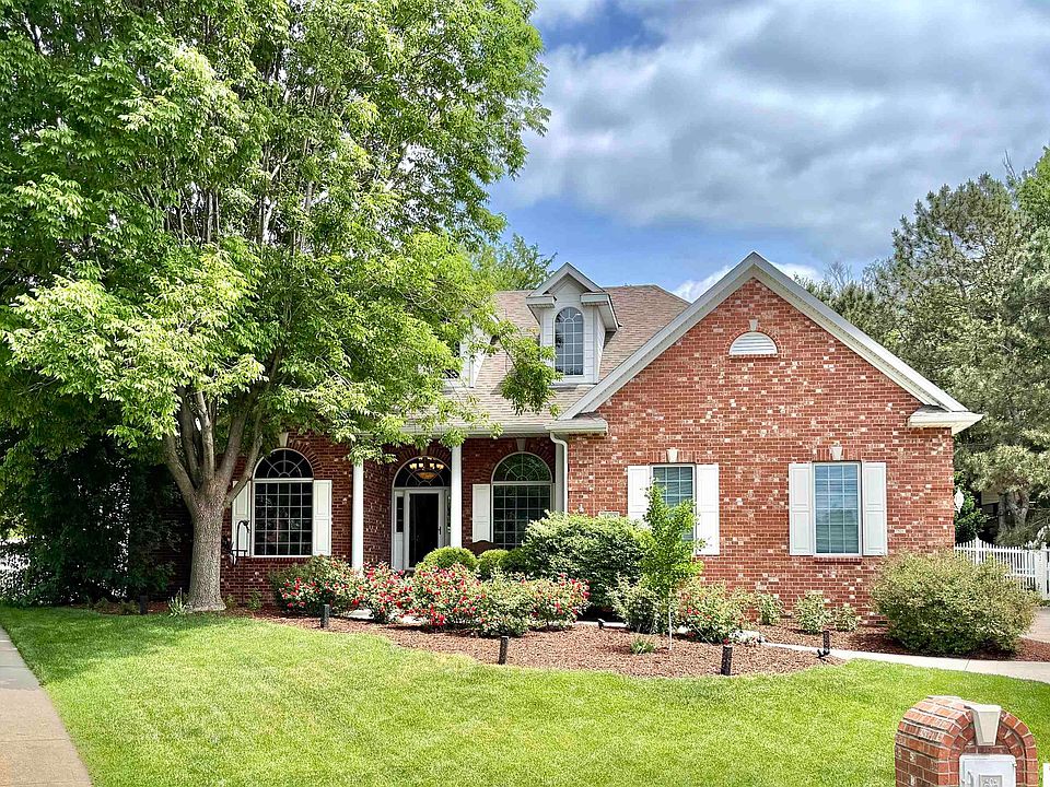 1st image of 6110 Woodstock Cir