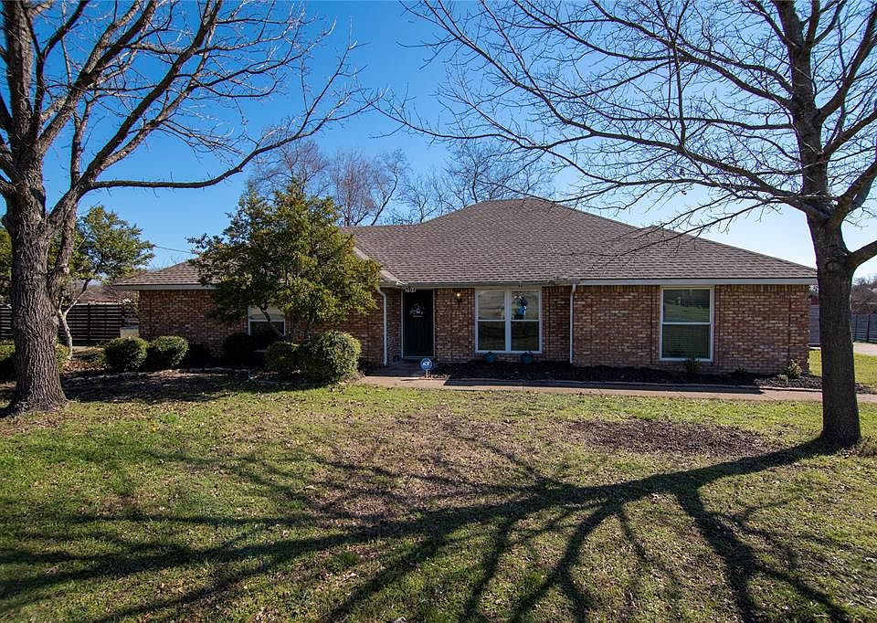 1st image of 704 Winding Creek Trl