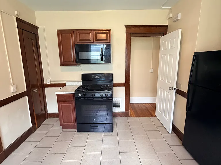 390 Ellsworth Ave #2 — Photo 7