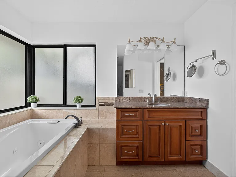 1773 Wiltshire Village Dr — Photo 14