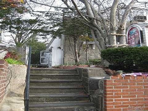 2nd image of 8157 Utopia Pkwy