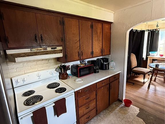 2nd image of 4848 Canfield Rd