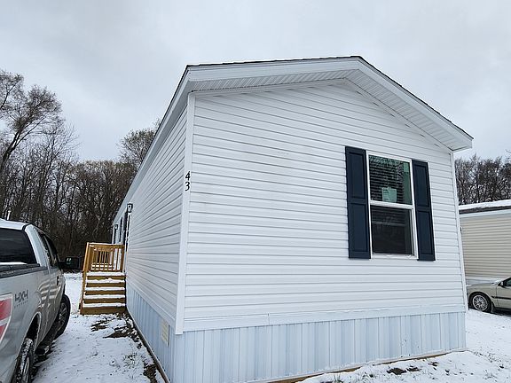 4th image of 43 Walnutwood Dr
