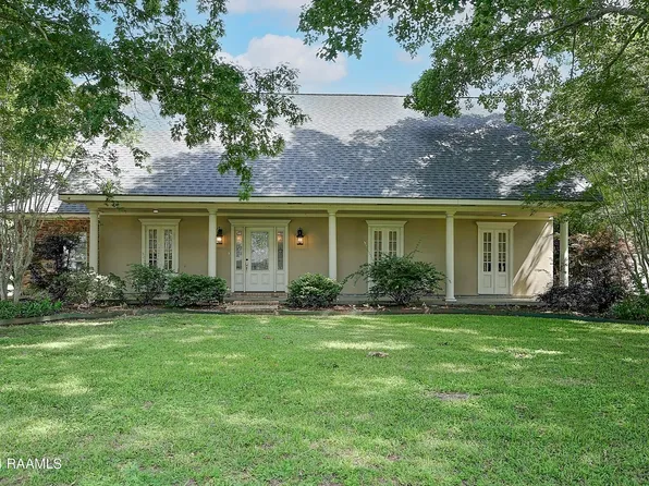 128 Countryview Dr, Youngsville, LA 70592