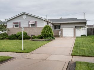 9118 W 89th St, Hickory Hills, IL 60457