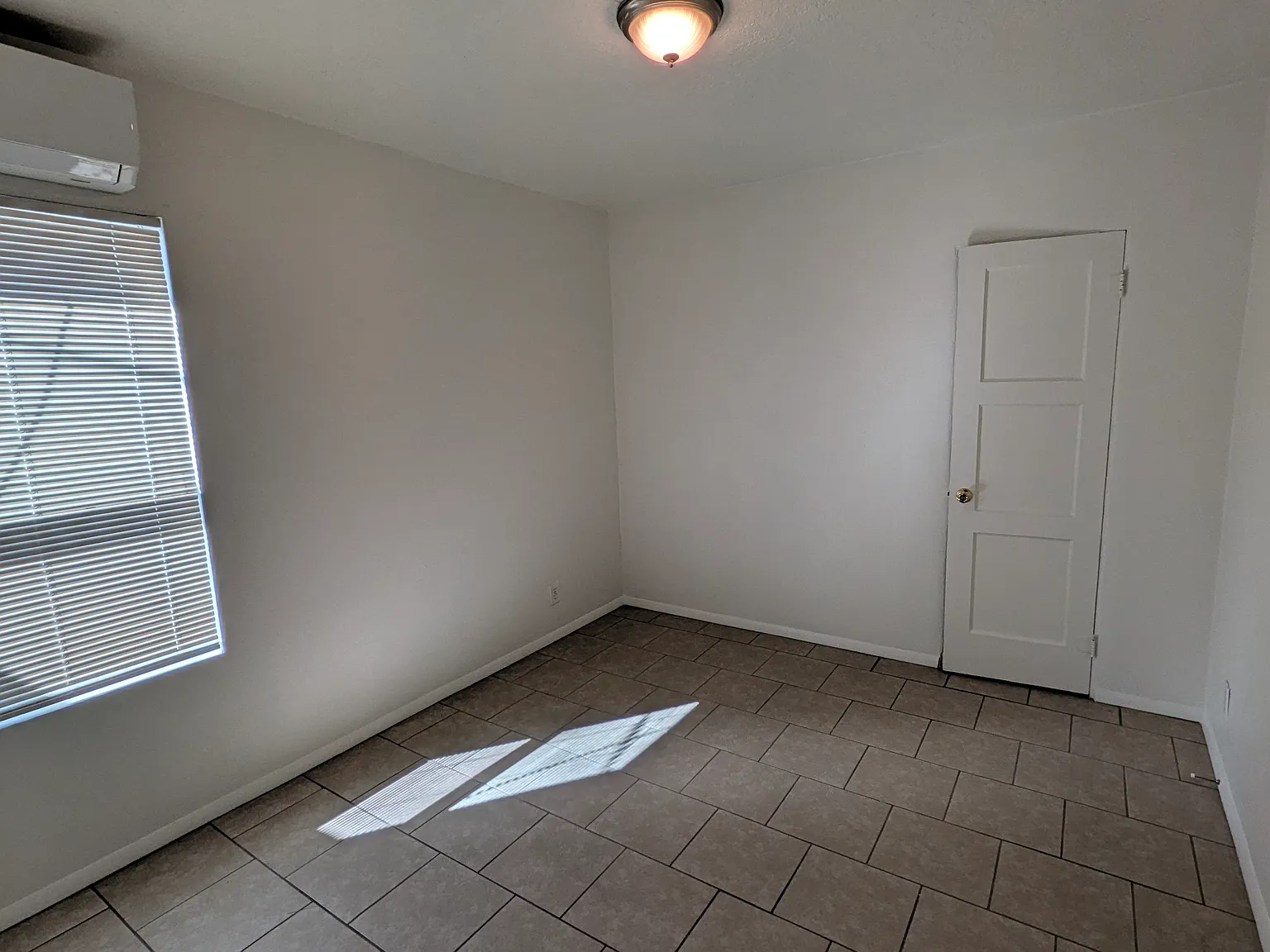 3 bed, 1350 sqft, $1,750 — Photo 4