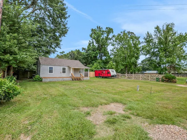 494 Merritt St, Dayton, TX 77535