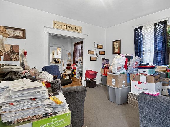 4th image of 605 Highland Ave