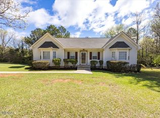 1251 Forsyth Landing Dr, Forsyth, GA 31029