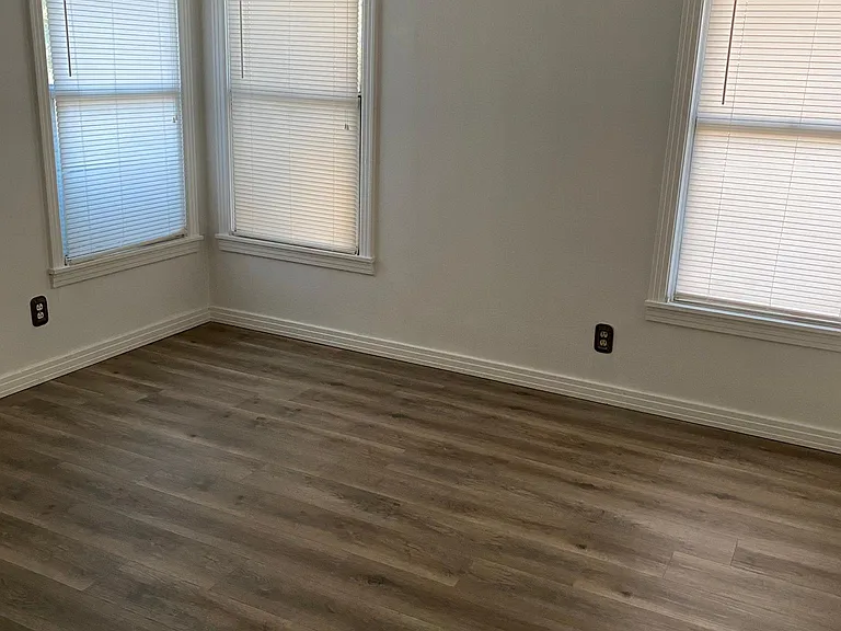 5025 Catalpa St — Photo 4
