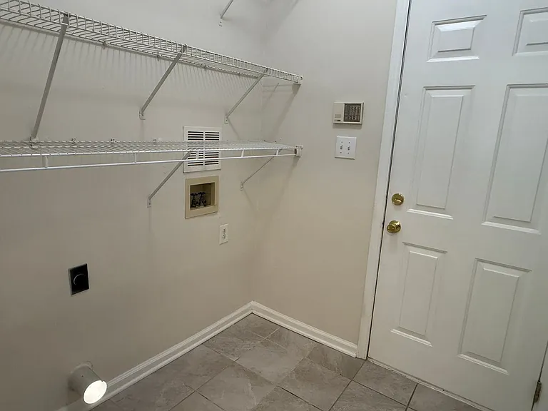 4527 Appley Mead Ln — Photo 10