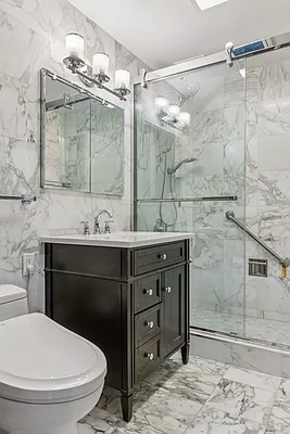 Bathroom, photo 1