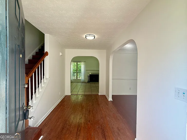 2700 Woodbine Hill Way — Photo 3