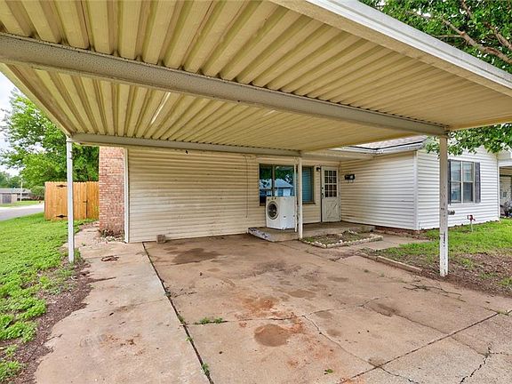 5th image of 1249 Dakota St