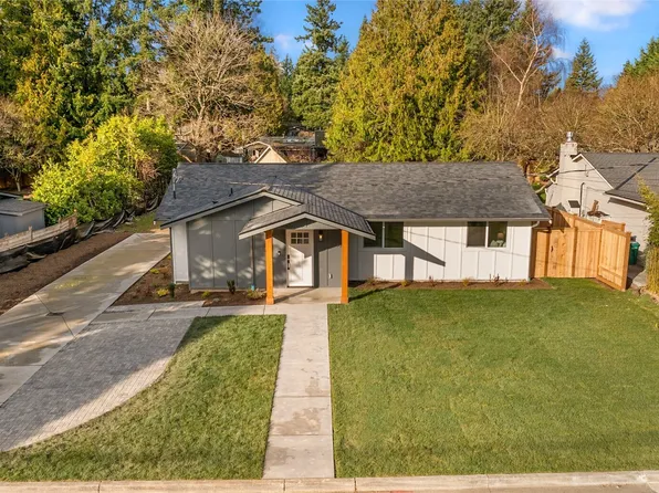 8708 NE 140th Street #A, Kirkland, WA 98034