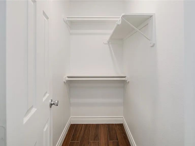 1302 Hackberry St — Photo 16