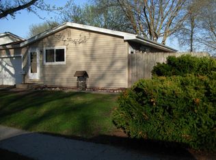 708 Garnet Dr, Ames, IA 50010