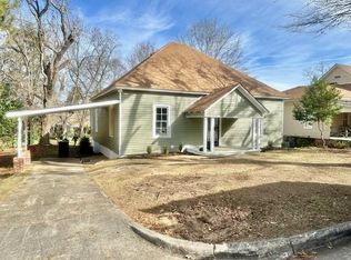 206 5th St, Manchester, GA 31816