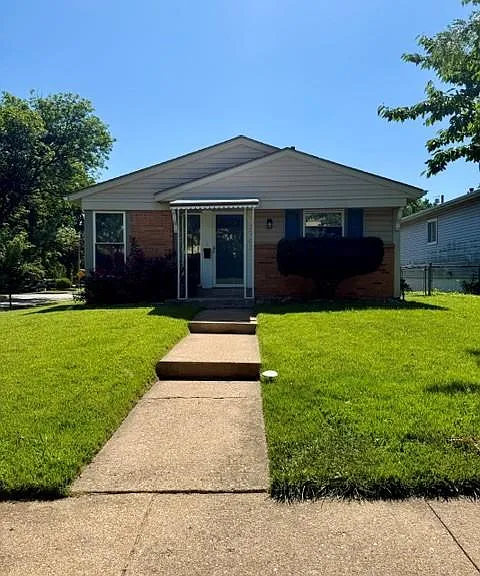 2700 Hereford St — Photo 1