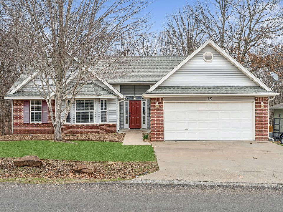 1st image of 15 Rillington Dr