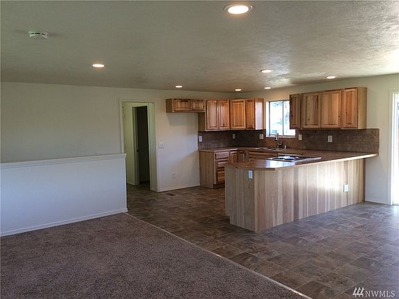 2nd image of 709 Tamarack Ln