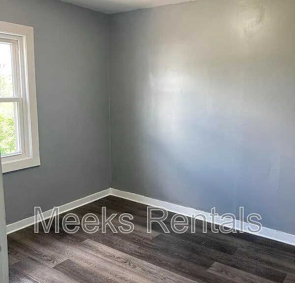 408 1st St #11 — Photo 7