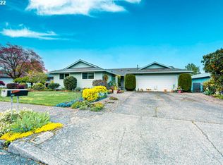 1255 NE Cochran Dr, Gresham, OR 97030