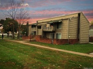 690 N 3rd St APT 4, Saint Clair, MI