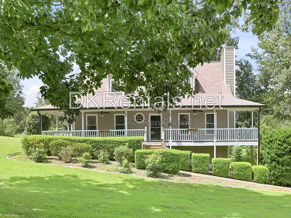 38 Betty Ln