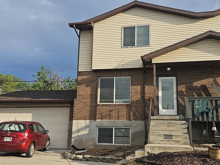 2318 E Claybourne Ave — Photo 42