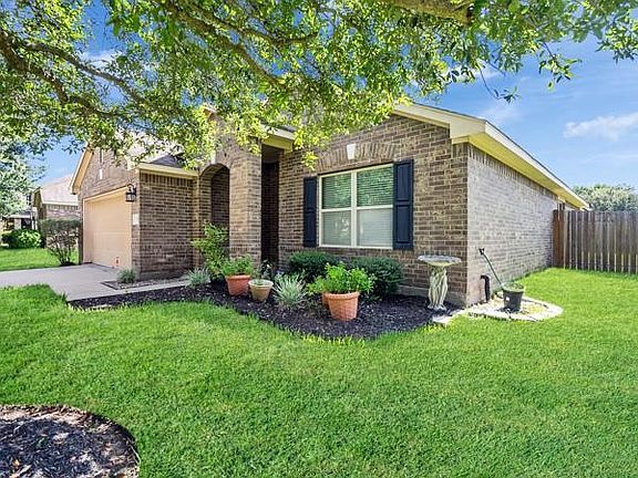 4th image of 1519 Brook Hollow Dr