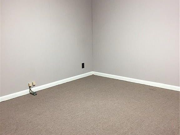 4th image of 1011 Sampson St