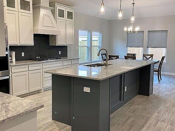 2nd image of 15230 Reales Dr