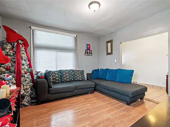 4th image of 238 Shadyhill Rd