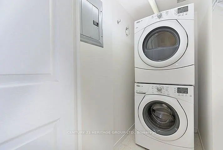 887 Bay St #310 — Photo 11