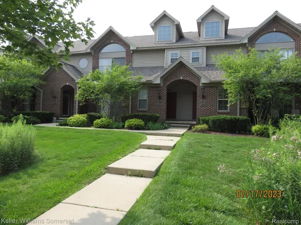 2968 Signature Blvd #8, Ann Arbor, MI 48103