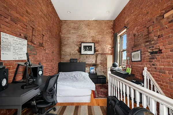 Rented by MNS | media 15