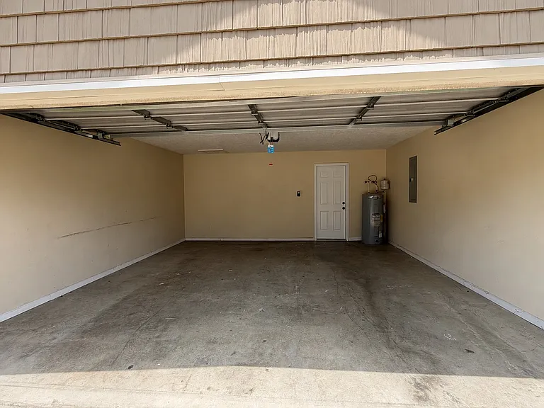 220 Hayden Ave — Photo 11