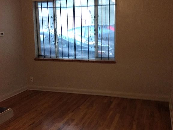 3rd image of 1330 Columbine St APT 5