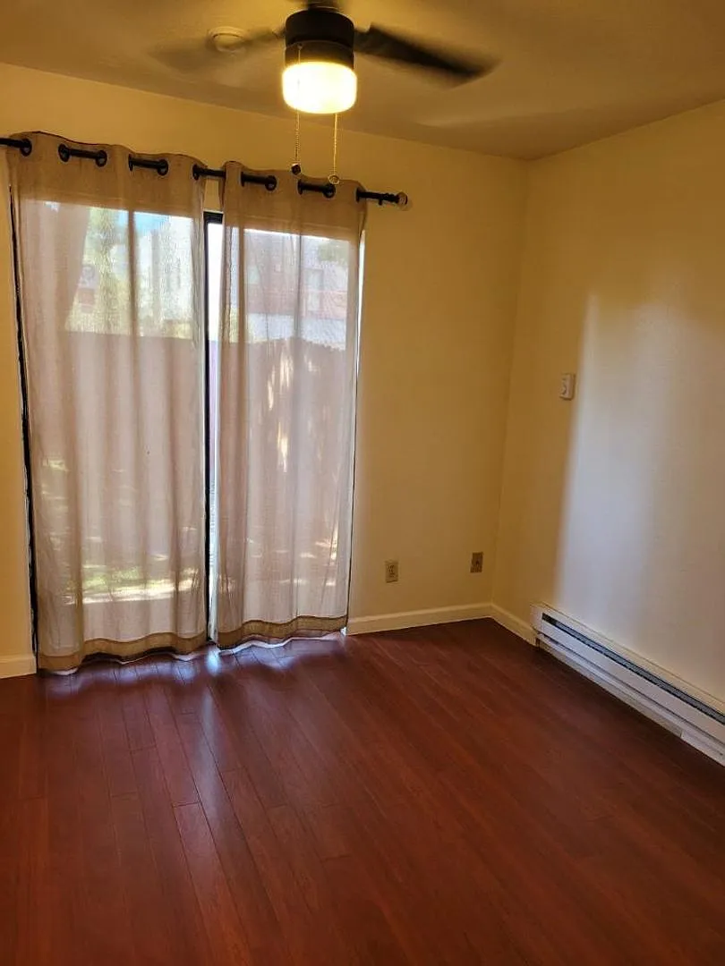 Unm/Cnm 2bd 1ba Townhouse In Nob Hill — Photo 2