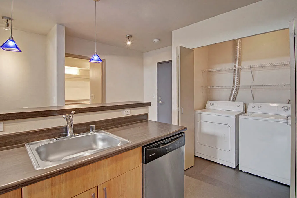 Epicenter Apartments — Photo 4