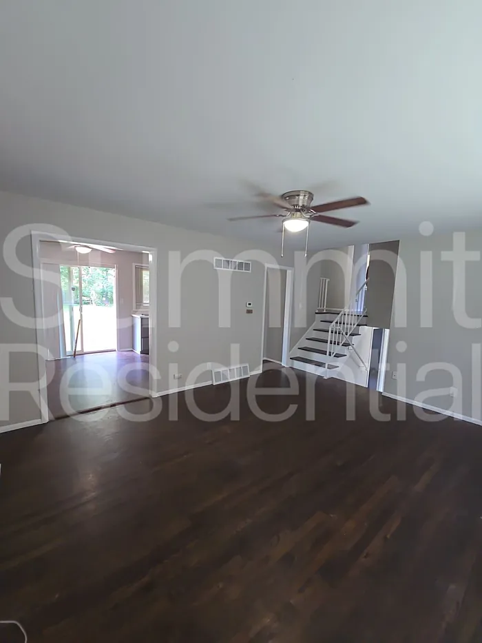 3 bed, 1.5 bath, 1168 sqft, $1,595 — Photo 2