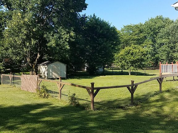 2nd image of 381 Sandlewood Dr