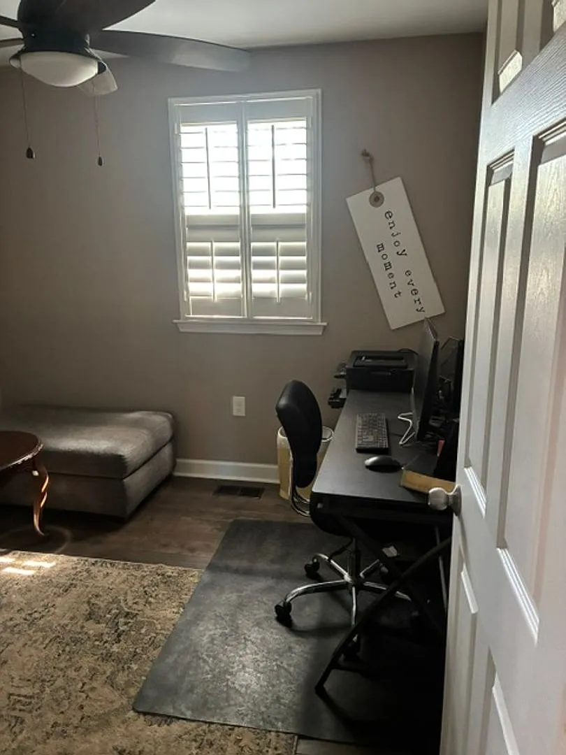 Spacious 3-Bedroom Home in a Water-Privileged Pasadena Community — Photo 4