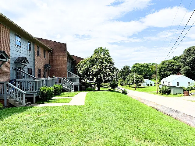 809 Randolph St #2 — Photo 5
