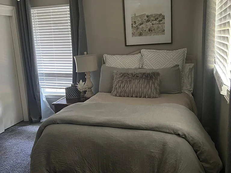 3501 McMillan Dr — Photo 7